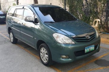 Selling 2nd Hand Toyota Innova 2010 Automatic Gasoline at 67000 km in Pasay
