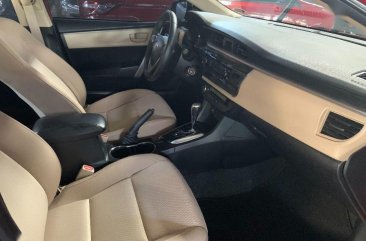 Red Toyota Corolla Altis 2017 for sale Automatic