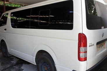 Sell 2nd Hand 2017 Toyota Hiace Manual Diesel at 20000 km in Quezon City