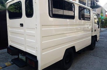 2nd Hand Isuzu Elf 2005 at 130000 km for sale