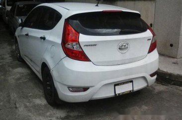 Selling White Hyundai Accent 2014 in Makati