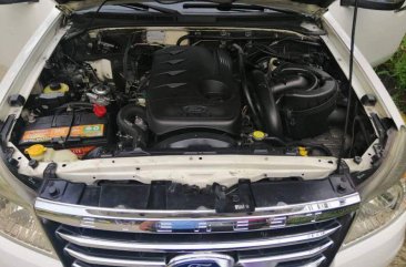 White Ford Everest 2010 at 89000 km for sale 