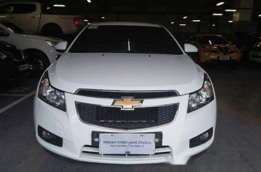 Selling White Chevrolet Cruze 2012 Automatic Gasoline at 30000 km