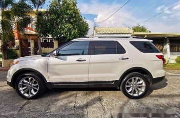 White Ford Explorer 2012 at 40000 km for sale