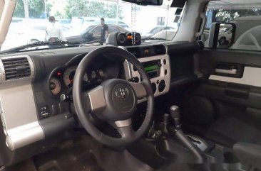 Sell White 2015 Toyota Fj Cruiser Automatic Gasoline at 58000 km in Makati