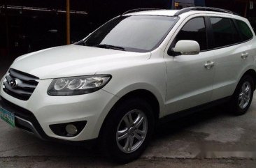 Selling White Hyundai Santa Fe 2011 Automatic Diesel at 60000 km in Pasig