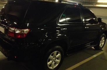 Sell Black 2010 Toyota Fortuner in Manila