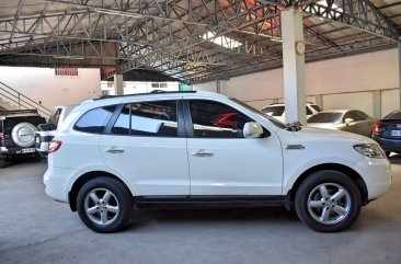 White Hyundai Santa Fe 2010 Automatic Gasoline for sale in Manila