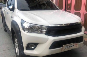 Selling White Toyota Hilux 2017 in Quezon City