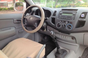 Selling Toyota Hilux 2011 Manual Diesel in Quezon 