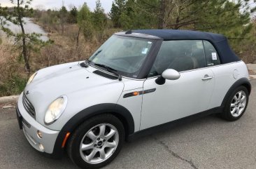 Selling White Mini Convertible 2008 in Quezon City