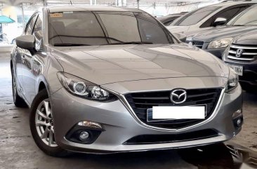 Selling 2016 Mazda 3 Hatchback in Makati 