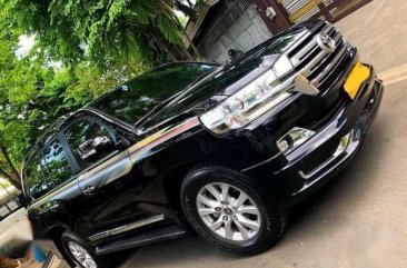 Selling Toyota Land Cruiser 2019 in Paranaque City