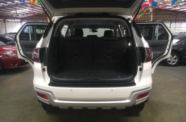 White Ford Everest 2016 Automatic Diesel for sale 