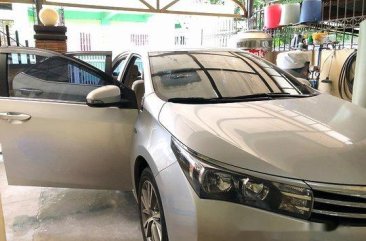 Selling Silver Toyota Corolla Altis 2014 Automatic Gasoline at 31904 km 