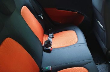 Sell Orange 2015 Hyundai Grand i10 Hatchback at 31000 km 