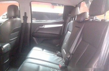 White Isuzu D-Max 2017 Automatic for sale 