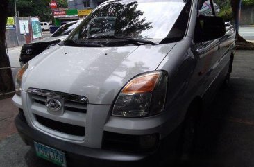 Sell White 2004 Hyundai Starex in Marikina 