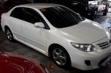 Sell White 2013 Toyota Corolla Altis Automatic Gasoline at 52345 km 