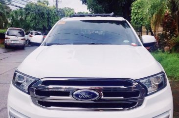 White Ford Everest 2016 Automatic Diesel for sale 