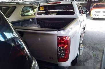 Sell White 2016 Nissan Navara at 30420 km 