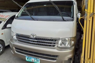 Selling White Toyota Hiace 2013 at 59000 km 