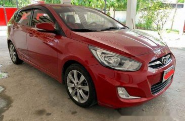 Red Hyundai Accent 2014 at 84000 km for sale