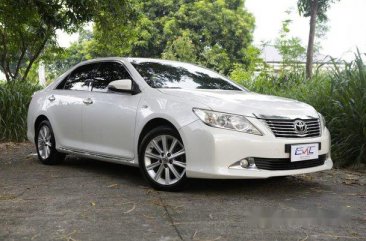 White Toyota Camry 2012 at 144000 km for sale 