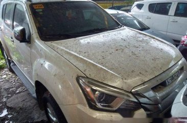 Sell White 2018 Isuzu Mu-X at 9000 km 