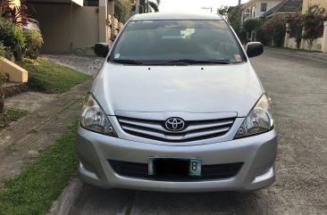 Selling Silver Toyota Innova 2009 in Muntinlupa 