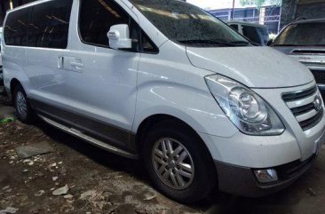 White Hyundai Grand Starex 2016 at 37000 km for sale 