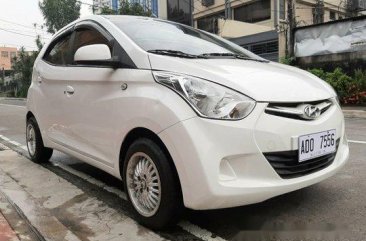 Sell White 2016 Hyundai Eon at 28000 km 