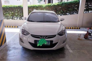 Selling White Hyundai Elantra 2012 Manual Gasoline 