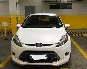 Selling White Ford Fiesta 2013 Automatic Gasoline 