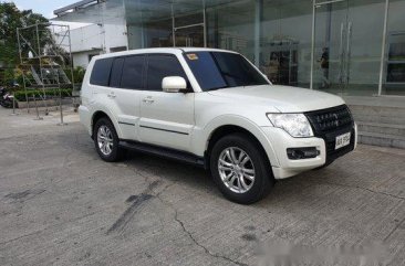 Selling White Mitsubishi Pajero 2015 at 54000 km 