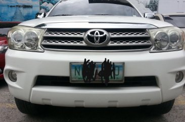 White Toyota Fortuner 2010 Automatic Gasoline for sale 