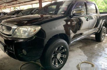 Black Toyota Hilux 2011 at 62000 km for sale 