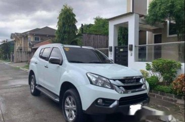 White Isuzu Mu-X 2015 Automatic Diesel for sale 