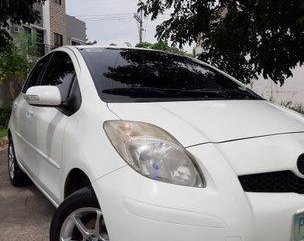 Selling Toyota Yaris 2011 Automatic Gasoline 