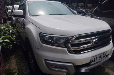 Selling White Ford Everest 2018 Automatic Diesel 