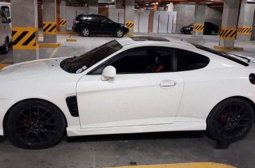 Selling White Hyundai Coupe 2006 Coupe at 100000 km