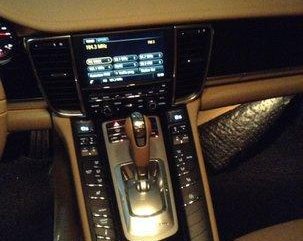 White Porsche Panamera 2014 at 11000 km for sale