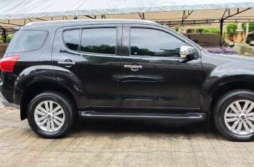 Black Isuzu Mu-X 2018 for sale in Cainta 