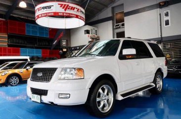 Sell White 2003 Ford Expedition at 92000 km 