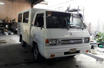 White Mitsubishi L300 2017 at 28000 km for sale 