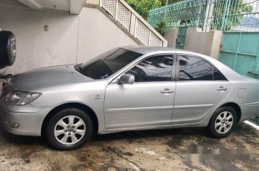 Selling Silver Toyota Camry 2004 at 81000 km 