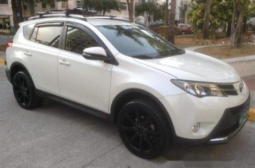 White Toyota Rav4 2013 at 65000 km for sale 