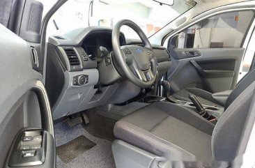 Selling White Ford Everest 2016 in San Pascual