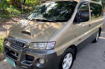 Selling Hyundai Starex 2004 Van in Quezon City