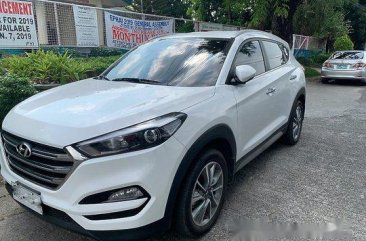 White Hyundai Tucson 2018 at 20000 km for sale 